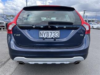 2012 Volvo V60 - Thumbnail